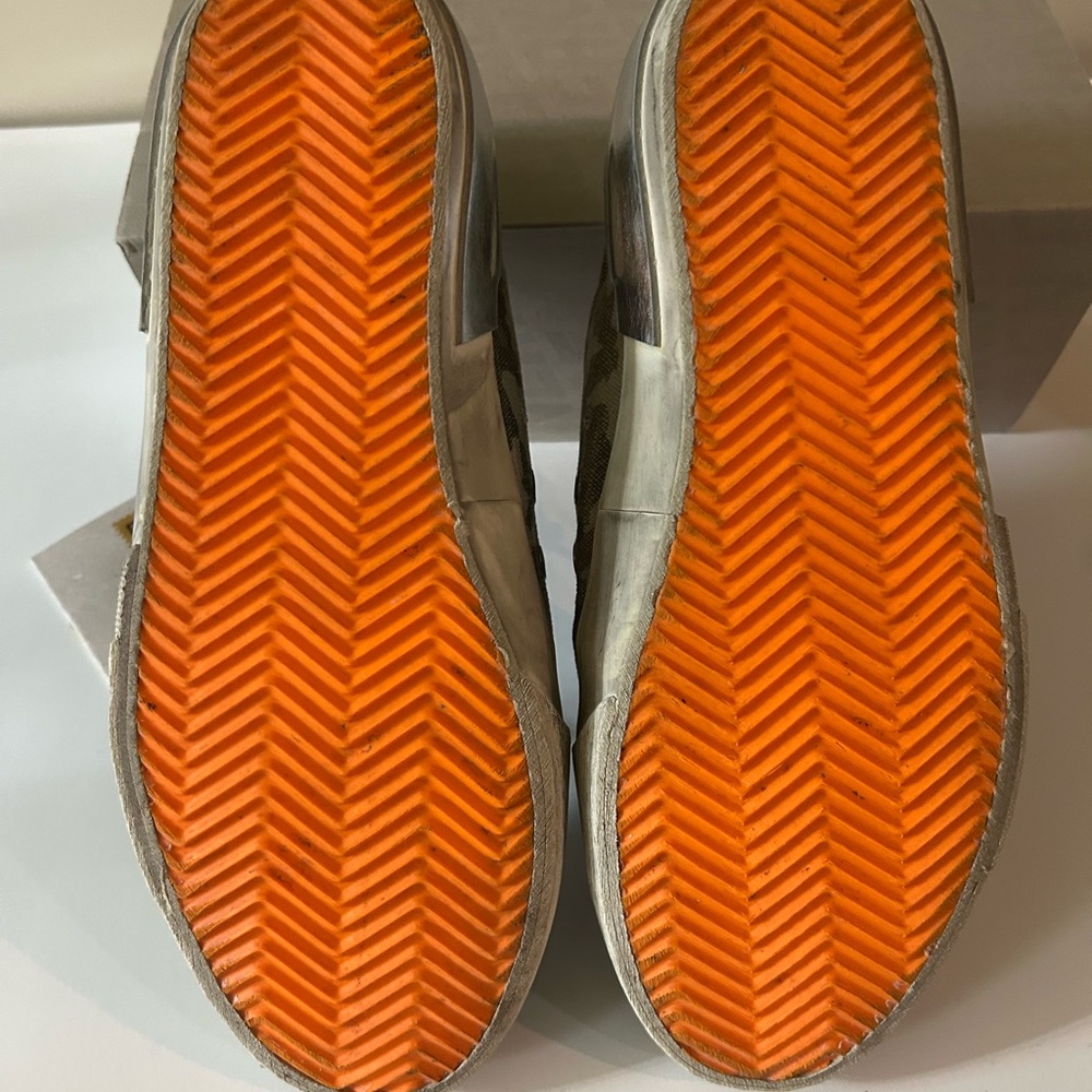 Golden Goose Camo Black Star 39 HTF Sneakers with Orange Soles! - Picture 5 of 11